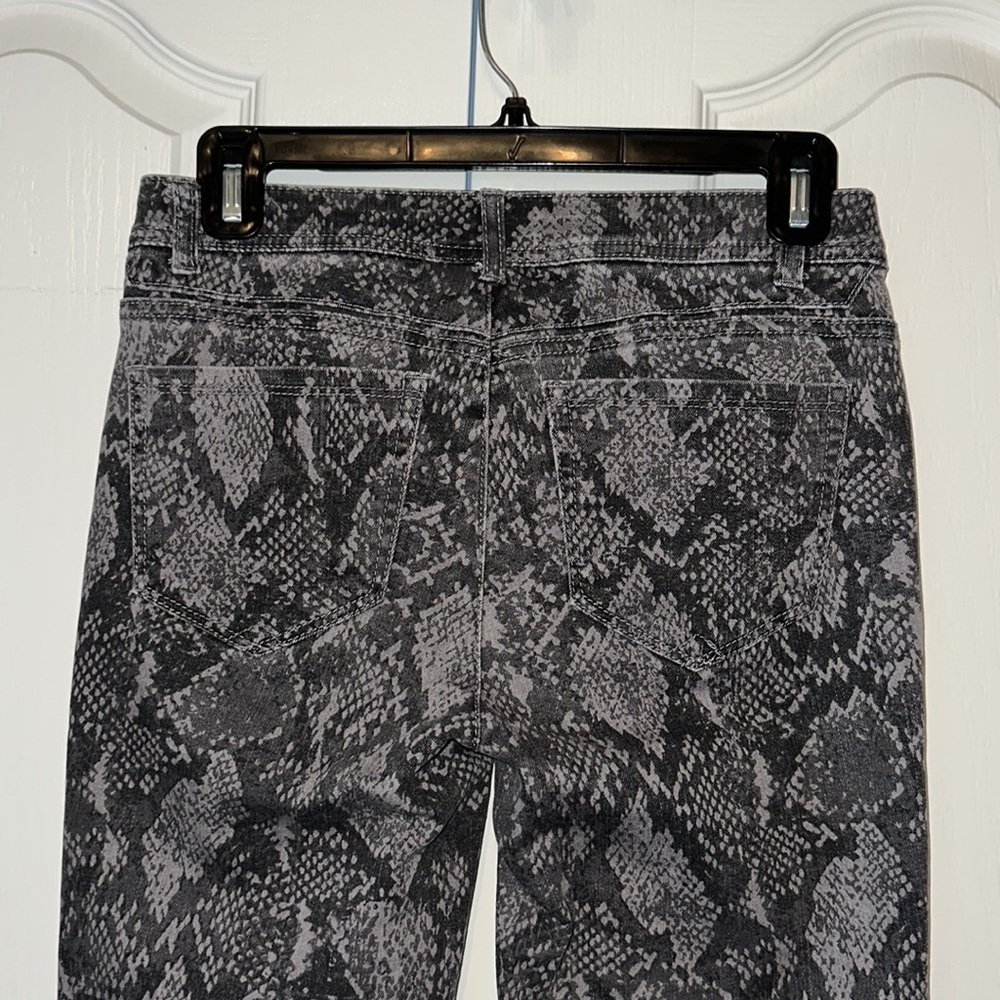 Wit & Wisdom Absolution Snakeskin Print Skinny Jeans Size 0 - Picture 3 of 14